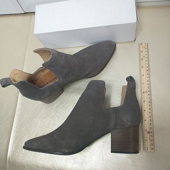 Lucky Brand Women’s SZ 12 M Jabilo Boot Suede Gray. Condition is Pre-owned. - Picture 11 of 12
